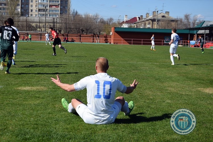 Известный футболист делает первые шаги в карьере тренера в Волжском