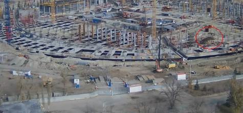На территории стройки «Волгоград Арена» упала высотная конструкция с 4 рабочими