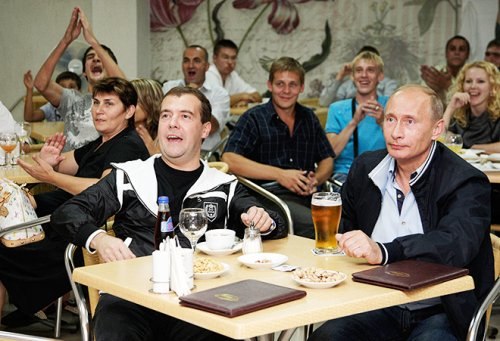 Ромбик Лаврова, нейтралитет Путина. За кого болеют наши политики